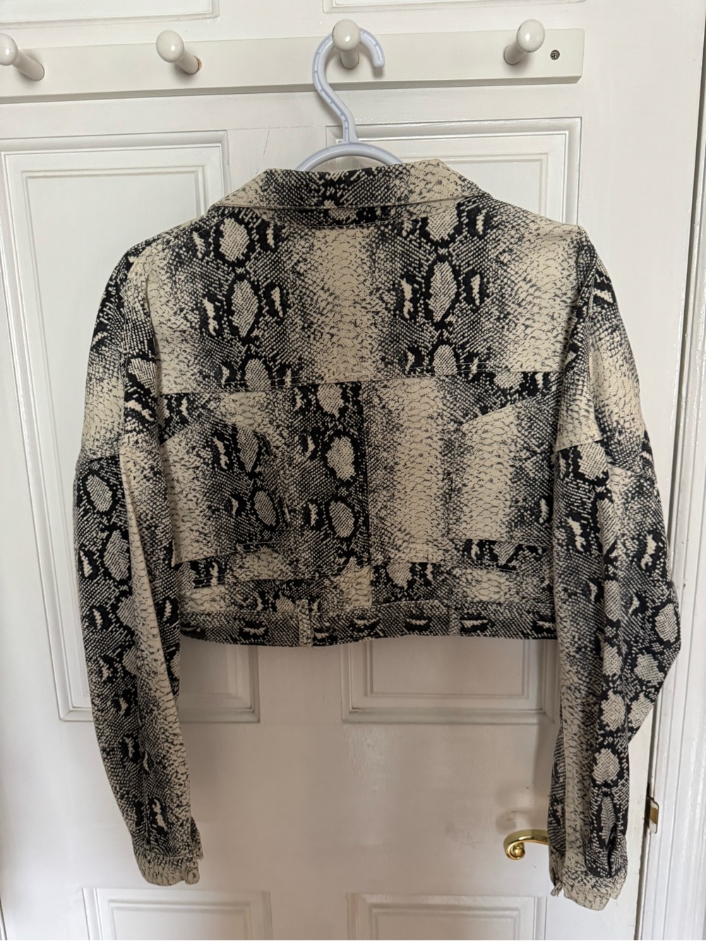 Fashion Nova Cropped Snake Print Jean Jacket - Black & Cream